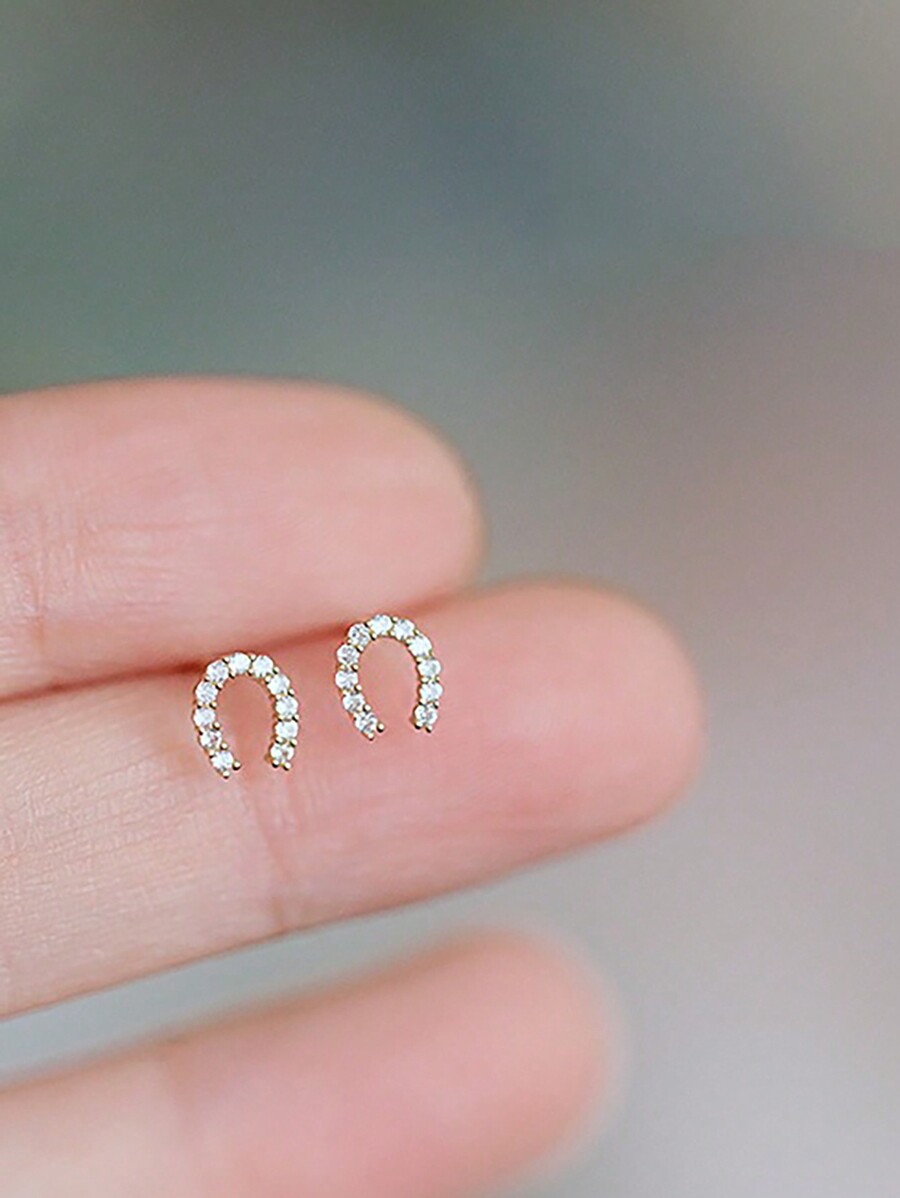 Small Horseshoe-Shaped Cubic Z - Women'S Fashion Earrings のレビューと価格