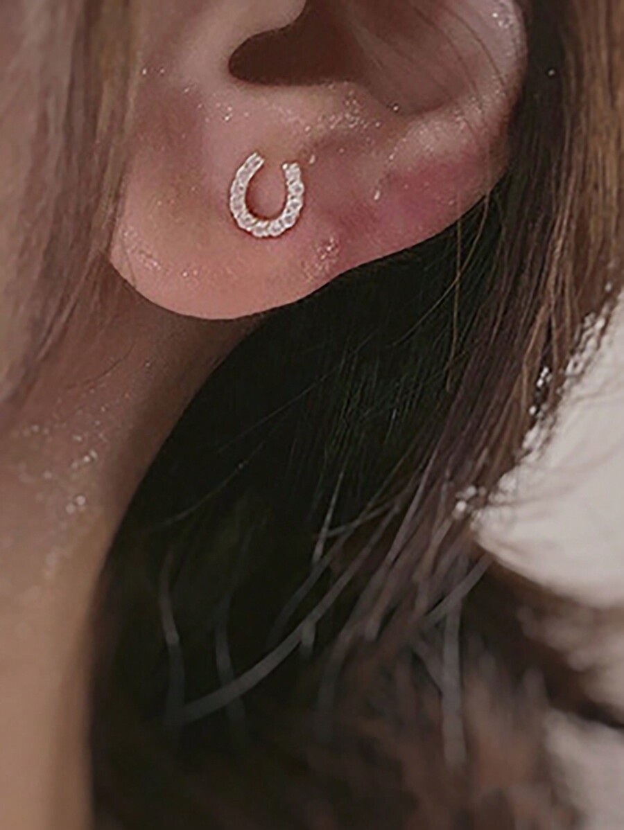 Small Horseshoe-Shaped Cubic Z - Women'S Fashion Earrings のレビューと価格