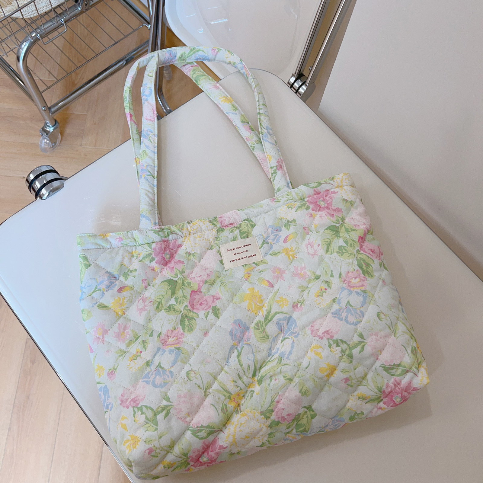 French Floral Quilted Tote Bag - Canvas Tote Bag のレビューと価格