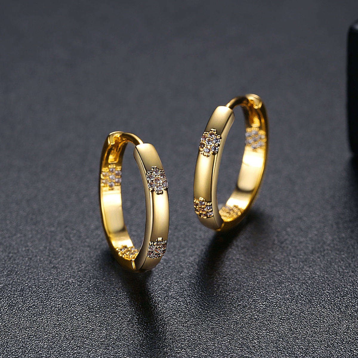 PINANNIE 18K Gold Plated Huggi - Women Fashion Online Shopping のレビューと価格